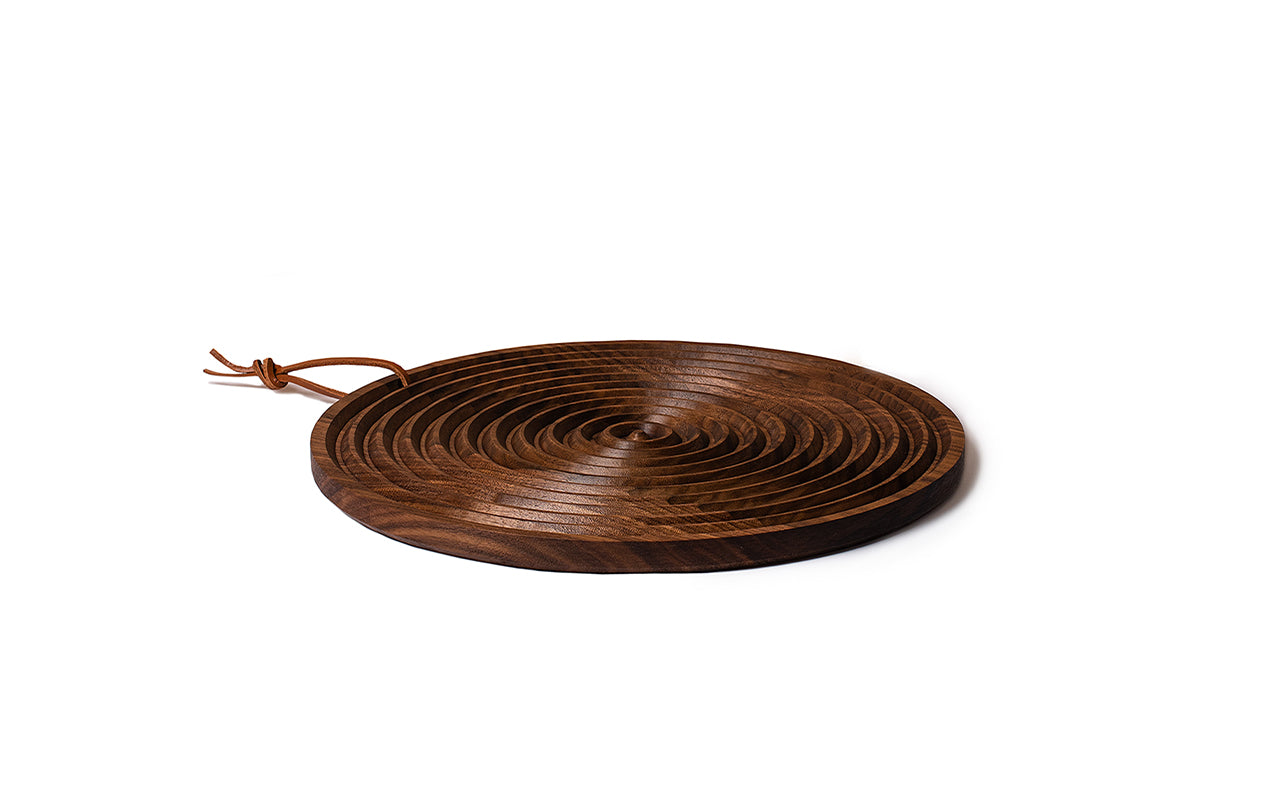 walnut wood round bread board with grooves